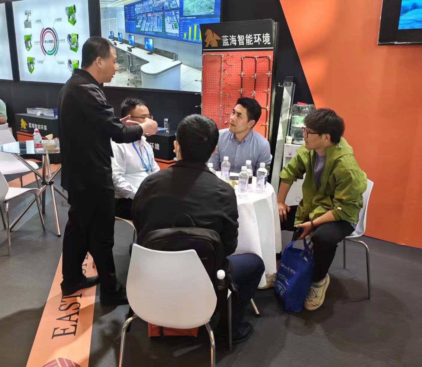 在线精品亚洲一区二区绿巨人